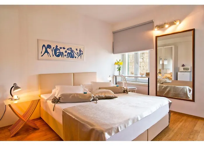 パレス タワー ビュー 4*