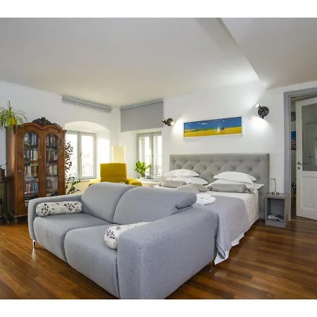 Palace Tower View Casa de hóspedes 4*