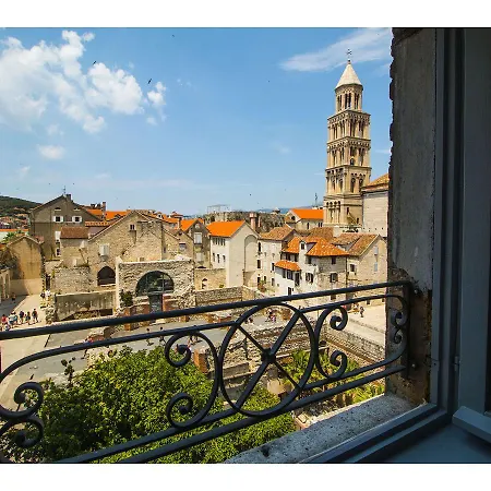 Гостевой дом Palace Tower View 4*